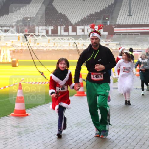 07.12.2025 - St. Pauli X-Mass-Run No. 15 Luisa Fischer http://msf.ph/oto/9380853 07.12.2025 10:09:31 Ziel 786, 3484, 146, 19, 390, 707, 786, 789, 881, 896, 899, 947, 960, 1002, 1031, 1176, 1461, 1465, 1570, 1575, 1576, 1718, 2126, 2521, 3212, 3300, 3332, 3335, 3484, 3493, 3671, 3756, 3891, 3904, 3907, 4066, 4067, 4068, 4113, 4232, 4234, 4451, 4666 meine-sportfotos.de