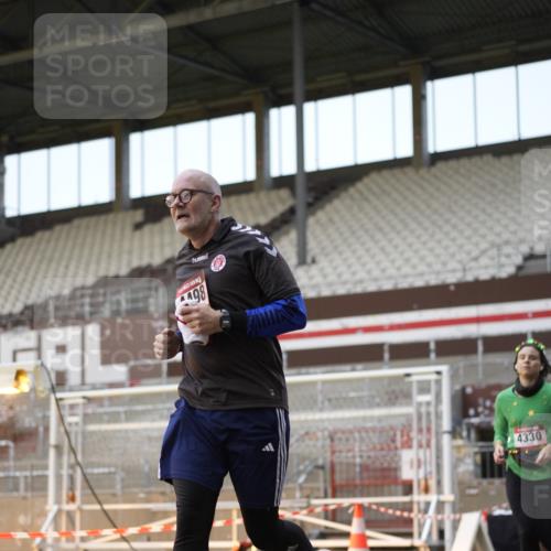07.12.2025 - St. Pauli X-Mass-Run No. 15 Patografie http://msf.ph/oto/9380870 07.12.2025 10:18:57 Ziel 2152, 3455, 3724, 3975, 3976, 4330, 4331, 4436, 4437, 4438, 4473, 4475, 4498 meine-sportfotos.de