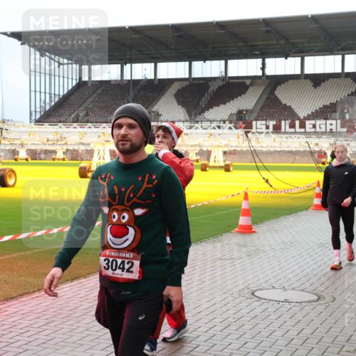 07.12.2025 - St. Pauli X-Mass-Run No. 15 Luisa Fischer http://msf.ph/oto/9380871 07.12.2025 10:42:56 Ziel 15, 3042, 4622, 116, 116, 519, 563, 598, 604, 625, 968, 1272, 1358, 1434, 1438, 1674, 1758, 2012, 2013, 2061, 2155, 2157, 2261, 2621, 2622, 2722, 2931, 3042, 3399, 4045, 4046, 4394, 4441, 4594, 4622, 4857 meine-sportfotos.de
