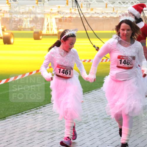 07.12.2025 - St. Pauli X-Mass-Run No. 15 Luisa Fischer http://msf.ph/oto/9380872 07.12.2025 10:09:34 Ziel 5, 1461, 1465, 19, 390, 707, 786, 789, 881, 896, 899, 947, 960, 1002, 1031, 1176, 1243, 1248, 1461, 1465, 1570, 1575, 1576, 1718, 2126, 2521, 3212, 3300, 3332, 3335, 3484, 3493, 3671, 3756, 3891, 3904, 3907, 4066, 4067, 4068, 4113, 4666 meine-sportfotos.de