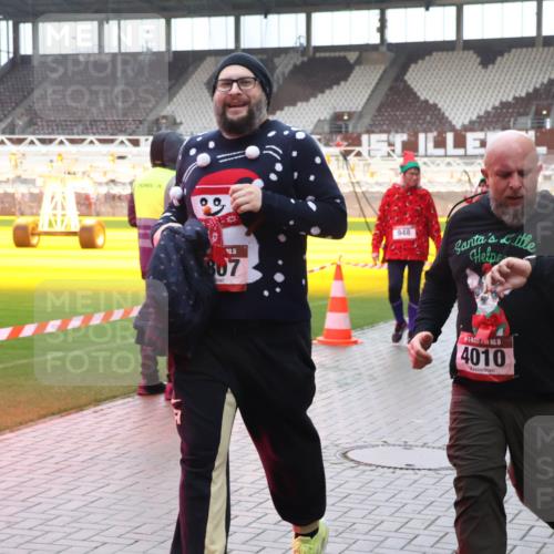 07.12.2025 - St. Pauli X-Mass-Run No. 15 Luisa Fischer http://msf.ph/oto/9380887 07.12.2025 11:15:16 Ziel 10, 15, 807, 948, 4010, 313, 525, 922, 1623, 1627, 1662, 1776, 1778, 1798, 1804, 1805, 1806, 1807, 2040, 2211, 4010 meine-sportfotos.de