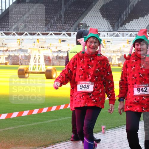 07.12.2025 - St. Pauli X-Mass-Run No. 15 Luisa Fischer http://msf.ph/oto/9380892 07.12.2025 11:15:21 Ziel 15, 948, 15, 942, 313, 525, 922, 1623, 1627, 1662, 1776, 1778, 1798, 1804, 1805, 1806, 1807, 2040, 2211, 3133, 4010 meine-sportfotos.de