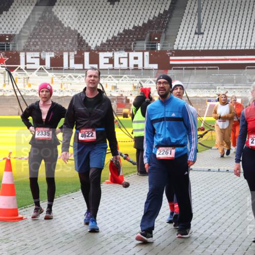 07.12.2025 - St. Pauli X-Mass-Run No. 15 Luisa Fischer http://msf.ph/oto/9380893 07.12.2025 10:43:01 Ziel 5, 2335, 4622, 2261, 62, 2157, 4594, 116, 519, 563, 598, 604, 625, 1272, 1358, 1434, 1438, 1758, 2012, 2013, 2061, 2155, 2157, 2261, 2621, 2622, 2722, 2931, 3042, 3399, 4045, 4046, 4394, 4441, 4594, 4622, 4857 meine-sportfotos.de