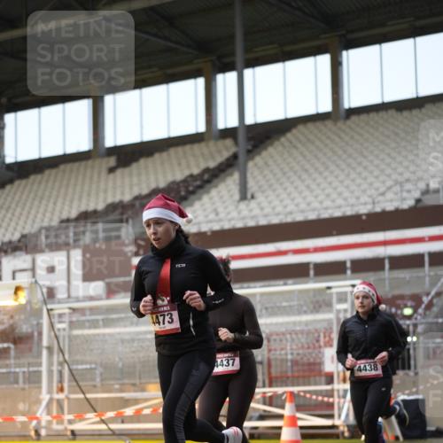 07.12.2025 - St. Pauli X-Mass-Run No. 15 Patografie http://msf.ph/oto/9380908 07.12.2025 10:19:00 Ziel 3455, 3724, 3975, 3976, 4330, 4331, 4436, 4437, 4438, 4473, 4475, 4498 meine-sportfotos.de