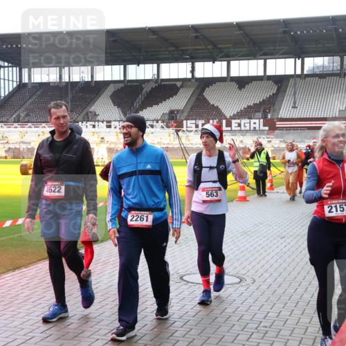 07.12.2025 - St. Pauli X-Mass-Run No. 15 Luisa Fischer http://msf.ph/oto/9380926 07.12.2025 10:43:06 Ziel 4622, 2261, 1, 563, 2157, 116, 296, 519, 563, 598, 604, 625, 1272, 1358, 1434, 1438, 1758, 2012, 2013, 2061, 2155, 2157, 2261, 2336, 2337, 2621, 2622, 2722, 2931, 3042, 3399, 4161, 4394, 4441, 4594, 4622, 4857 meine-sportfotos.de