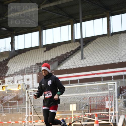 07.12.2025 - St. Pauli X-Mass-Run No. 15 Patografie http://msf.ph/oto/9380928 07.12.2025 10:19:01 Ziel 3455, 3724, 3975, 3976, 4330, 4331, 4436, 4437, 4438, 4473, 4475, 4498 meine-sportfotos.de