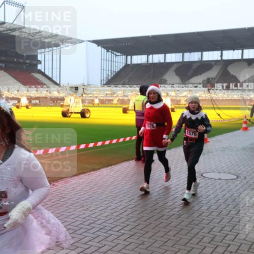 07.12.2025 - St. Pauli X-Mass-Run No. 15 Luisa Fischer http://msf.ph/oto/9380952 07.12.2025 10:09:37 Ziel 145, 1576, 94, 19, 390, 707, 786, 789, 800, 881, 896, 899, 947, 960, 1002, 1031, 1176, 1243, 1248, 1461, 1465, 1570, 1575, 1576, 1718, 2126, 2521, 3212, 3300, 3332, 3335, 3484, 3493, 3671, 3756, 3891, 3904, 3907, 4066, 4067, 4068, 4113, 4666 meine-sportfotos.de