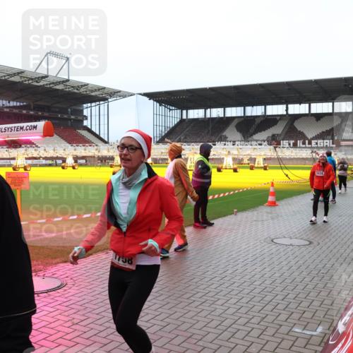 07.12.2025 - St. Pauli X-Mass-Run No. 15 Luisa Fischer http://msf.ph/oto/9380958 07.12.2025 10:43:14 Ziel 44, 1758, 1, 1434, 296, 519, 563, 598, 604, 625, 1272, 1301, 1358, 1434, 1758, 2012, 2013, 2061, 2155, 2157, 2336, 2337, 2621, 2622, 2722, 2802, 2901, 2931, 3381, 3399, 4161, 4394, 4594, 4621, 4857 meine-sportfotos.de