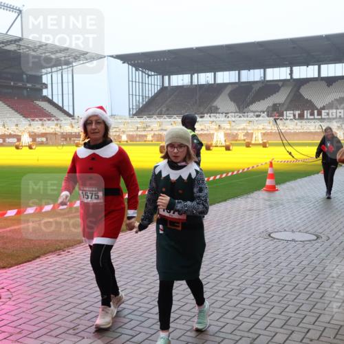 07.12.2025 - St. Pauli X-Mass-Run No. 15 Luisa Fischer http://msf.ph/oto/9380959 07.12.2025 10:09:38 Ziel 1575, 943, 19, 390, 707, 786, 789, 800, 881, 896, 899, 947, 960, 1002, 1031, 1176, 1243, 1248, 1461, 1465, 1570, 1575, 1576, 1718, 2126, 2521, 3300, 3332, 3335, 3484, 3493, 3756, 3891, 3904, 3907, 4066, 4067, 4068, 4113, 4666 meine-sportfotos.de