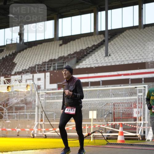 07.12.2025 - St. Pauli X-Mass-Run No. 15 Patografie http://msf.ph/oto/9380961 07.12.2025 10:19:15 Ziel 3011, 3013, 3695, 4115, 4436, 4437, 4438, 4466, 4473 meine-sportfotos.de