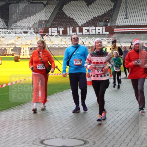 07.12.2025 - St. Pauli X-Mass-Run No. 15 Luisa Fischer http://msf.ph/oto/9380981 07.12.2025 10:43:19 Ziel 2622, 2621, 519, 2901, 55, 2013, 296, 519, 563, 598, 604, 625, 1272, 1301, 1358, 1434, 1758, 1814, 1936, 2012, 2013, 2052, 2053, 2061, 2155, 2157, 2336, 2337, 2621, 2622, 2722, 2802, 2901, 3381, 4161, 4394, 4594, 4621, 4857 meine-sportfotos.de