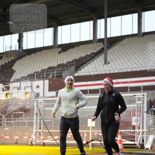 07.12.2025 - St. Pauli X-Mass-Run No. 15 Patografie http://msf.ph/oto/9380988 07.12.2025 10:19:20 Ziel 3011, 3013, 3695, 4038, 4115, 4466 meine-sportfotos.de
