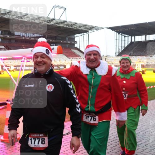 07.12.2025 - St. Pauli X-Mass-Run No. 15 Luisa Fischer http://msf.ph/oto/9380997 07.12.2025 11:15:41 Ziel 15, 1778, 1910, 1776, 15, 0, 313, 391, 1218, 1282, 1623, 1627, 1662, 3133 meine-sportfotos.de