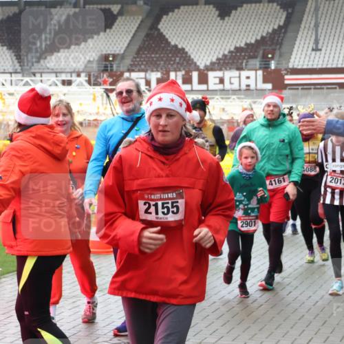 07.12.2025 - St. Pauli X-Mass-Run No. 15 Luisa Fischer http://msf.ph/oto/9380998 07.12.2025 10:43:21 Ziel 15, 4161, 2155, 2901, 4088, 2013, 2012, 296, 519, 598, 604, 625, 1301, 1358, 1434, 1758, 1814, 1936, 2012, 2052, 2053, 2061, 2155, 2336, 2337, 2621, 2622, 2722, 2724, 2761, 2762, 2802, 2901, 3381, 4161, 4394, 4594, 4621, 4857 meine-sportfotos.de