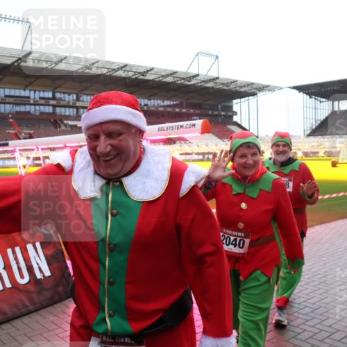 07.12.2025 - St. Pauli X-Mass-Run No. 15 Luisa Fischer http://msf.ph/oto/9381004 07.12.2025 11:15:42 Ziel 15, 2040, 313, 391, 1218, 1282, 1623, 1627, 1662, 3133 meine-sportfotos.de