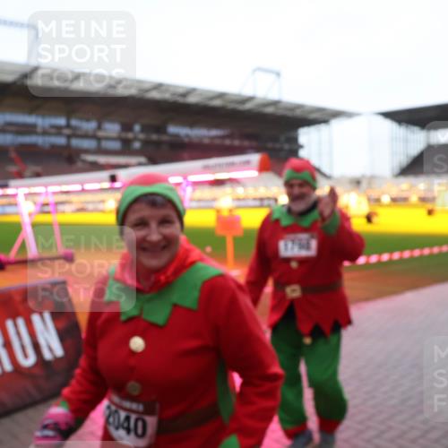07.12.2025 - St. Pauli X-Mass-Run No. 15 Luisa Fischer http://msf.ph/oto/9381014 07.12.2025 11:15:43 Ziel 2040, 1708, 313, 391, 1218, 1282, 1623, 1627, 1662, 3133 meine-sportfotos.de