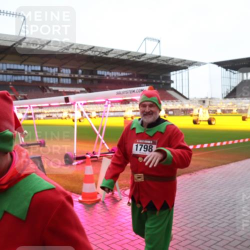 07.12.2025 - St. Pauli X-Mass-Run No. 15 Luisa Fischer http://msf.ph/oto/9381016 07.12.2025 11:15:43 Ziel 1798, 313, 391, 1218, 1282, 1623, 1627, 1662, 3133 meine-sportfotos.de