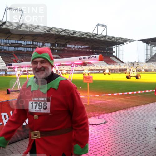 07.12.2025 - St. Pauli X-Mass-Run No. 15 Luisa Fischer http://msf.ph/oto/9381022 07.12.2025 11:15:44 Ziel 15, 1798, 313, 391, 1218, 1282, 1623, 1627, 1662, 3133 meine-sportfotos.de