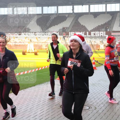07.12.2025 - St. Pauli X-Mass-Run No. 15 Luisa Fischer http://msf.ph/oto/9381041 07.12.2025 10:09:50 Ziel 15, 960, 15, 19, 800, 881, 896, 899, 960, 1172, 1191, 1243, 1248, 1461, 1465, 1570, 1575, 1576, 1718, 2126, 3300, 3493, 3756, 3891, 4066, 4067, 4068, 4113, 4666 meine-sportfotos.de