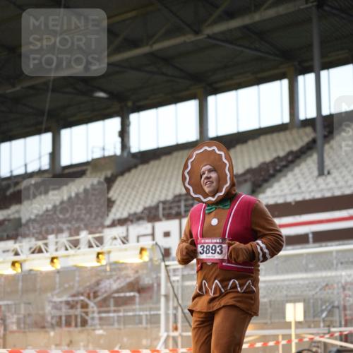 07.12.2025 - St. Pauli X-Mass-Run No. 15 Patografie http://msf.ph/oto/9381058 07.12.2025 10:19:50 Ziel 3893 meine-sportfotos.de