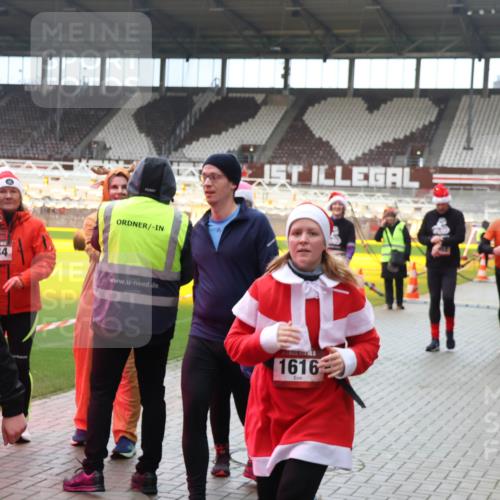 07.12.2025 - St. Pauli X-Mass-Run No. 15 Luisa Fischer http://msf.ph/oto/9381060 07.12.2025 10:43:44 Ziel 15, 061, 1434, 1616, 74, 84, 296, 559, 1053, 1301, 1616, 1814, 1936, 2052, 2053, 2336, 2337, 2459, 2487, 2647, 2724, 2726, 2761, 2762, 2802, 2901, 3022, 3038, 3226, 3237, 3381, 4104, 4161, 4621 meine-sportfotos.de