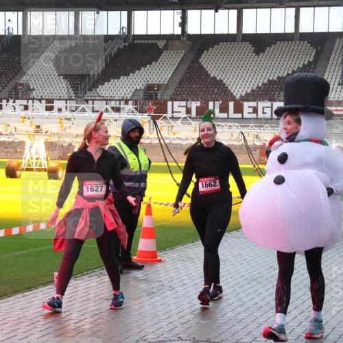 07.12.2025 - St. Pauli X-Mass-Run No. 15 Luisa Fischer http://msf.ph/oto/9381076 07.12.2025 11:15:58 Ziel 1627, 1662, 218, 391, 8, 14, 313, 372, 391, 1218, 1282, 1623, 1627, 1662, 2194, 3133 meine-sportfotos.de