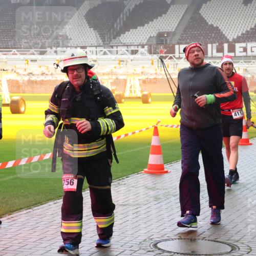 07.12.2025 - St. Pauli X-Mass-Run No. 15 Luisa Fischer http://msf.ph/oto/9381084 07.12.2025 10:09:57 Ziel 15, 756, 4113, 800, 881, 896, 899, 960, 1026, 1172, 1191, 1243, 1248, 1461, 1465, 1575, 1576, 1718, 3493, 3756, 4113, 4666 meine-sportfotos.de