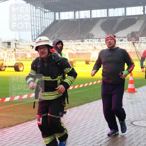 07.12.2025 - St. Pauli X-Mass-Run No. 15 Luisa Fischer http://msf.ph/oto/9381091 07.12.2025 10:09:58 Ziel 713, 56, 411, 800, 881, 896, 899, 960, 1026, 1172, 1191, 1243, 1248, 1718, 3493, 3756, 4113, 4666 meine-sportfotos.de