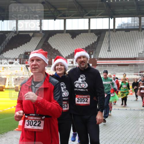 07.12.2025 - St. Pauli X-Mass-Run No. 15 Luisa Fischer http://msf.ph/oto/9381099 07.12.2025 10:43:51 Ziel 15, 3022, 5, 53, 15, 2052, 559, 4045, 4046, 74, 84, 296, 559, 706, 1053, 1301, 1616, 1814, 1913, 1936, 2052, 2053, 2336, 2337, 2459, 2487, 2647, 2724, 2726, 2761, 2762, 2767, 2802, 2901, 3022, 3038, 3100, 3226, 3237, 3381, 4095, 4096, 4104, 4161, 4621 meine-sportfotos.de