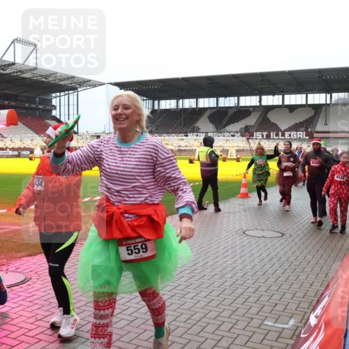 07.12.2025 - St. Pauli X-Mass-Run No. 15 Luisa Fischer http://msf.ph/oto/9381129 07.12.2025 10:43:57 Ziel 5, 2621, 434, 559, 1301, 4441, 4045, 4046, 74, 84, 559, 706, 1053, 1301, 1616, 1814, 1913, 1936, 2052, 2053, 2459, 2487, 2647, 2724, 2726, 2761, 2762, 2767, 3022, 3038, 3100, 3226, 3237, 4095, 4096, 4104 meine-sportfotos.de
