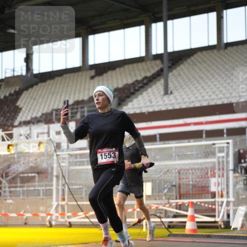 07.12.2025 - St. Pauli X-Mass-Run No. 15 Patografie http://msf.ph/oto/9381139 07.12.2025 10:20:02 Ziel 459, 1364, 1553, 1903, 2238, 2751, 3846, 3871, 3893, 4042, 4071 meine-sportfotos.de