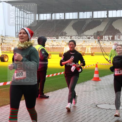 07.12.2025 - St. Pauli X-Mass-Run No. 15 Luisa Fischer http://msf.ph/oto/9381148 07.12.2025 10:10:08 Ziel 800, 1172, 800, 881, 896, 899, 960, 989, 1026, 1172, 1191, 1243, 1248, 1256, 1257, 1678, 1718, 2502, 2504, 2560, 3245, 3246, 3410, 3411, 3493, 3756 meine-sportfotos.de