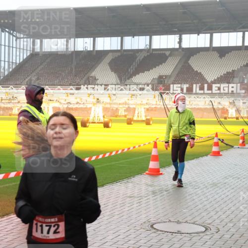 07.12.2025 - St. Pauli X-Mass-Run No. 15 Luisa Fischer http://msf.ph/oto/9381158 07.12.2025 10:10:10 Ziel 1172, 800, 881, 896, 899, 960, 989, 1026, 1172, 1191, 1243, 1248, 1256, 1257, 1678, 1718, 2502, 2504, 2560, 3245, 3246, 3410, 3411, 3493, 3756 meine-sportfotos.de