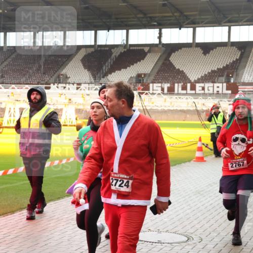 07.12.2025 - St. Pauli X-Mass-Run No. 15 Luisa Fischer http://msf.ph/oto/9381177 07.12.2025 10:44:08 Ziel 2724, 2767, 32, 74, 84, 559, 706, 1053, 1616, 1913, 2459, 2487, 2499, 2647, 2724, 2726, 2761, 2762, 2767, 2950, 2955, 3022, 3038, 3100, 3226, 3237, 4095, 4096, 4104, 4254, 4255 meine-sportfotos.de