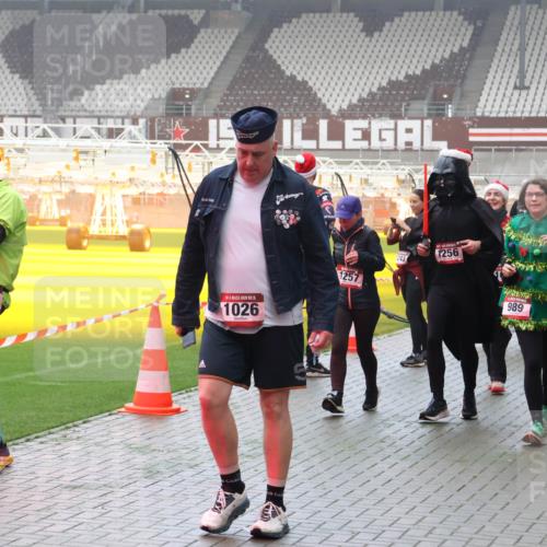 07.12.2025 - St. Pauli X-Mass-Run No. 15 Luisa Fischer http://msf.ph/oto/9381181 07.12.2025 10:10:26 Ziel 3671, 15, 1026, 1257, 1243, 1256, 989, 60, 3411, 962, 989, 1026, 1172, 1191, 1256, 1257, 1399, 1678, 1732, 2502, 2504, 2560, 3245, 3246, 3410, 3411, 4358, 4507 meine-sportfotos.de