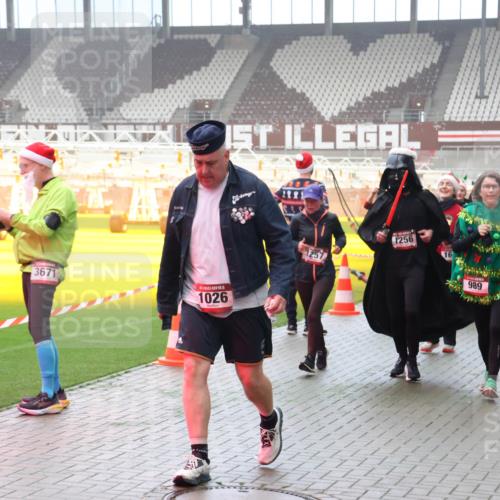 07.12.2025 - St. Pauli X-Mass-Run No. 15 Luisa Fischer http://msf.ph/oto/9381183 07.12.2025 10:10:26 Ziel 3671, 1026, 1257, 1256, 989, 962, 989, 1026, 1172, 1191, 1256, 1257, 1399, 1678, 1732, 2502, 2504, 2560, 3245, 3246, 3410, 3411, 4358, 4507 meine-sportfotos.de