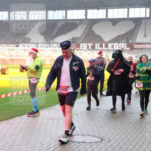 07.12.2025 - St. Pauli X-Mass-Run No. 15 Luisa Fischer http://msf.ph/oto/9381185 07.12.2025 10:10:27 Ziel 3671, 1026, 1256, 1678, 1257, 989, 962, 989, 1026, 1172, 1191, 1256, 1257, 1399, 1678, 1732, 2502, 2504, 2560, 3245, 3246, 3410, 3411, 4358, 4507 meine-sportfotos.de