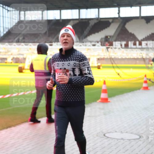 07.12.2025 - St. Pauli X-Mass-Run No. 15 Luisa Fischer http://msf.ph/oto/9381193 07.12.2025 10:44:11 Ziel 717, 32, 74, 84, 179, 559, 706, 1053, 1616, 1651, 1913, 2459, 2487, 2499, 2647, 2767, 2950, 2955, 3022, 3038, 3100, 3226, 3237, 4095, 4096, 4104, 4254, 4255 meine-sportfotos.de