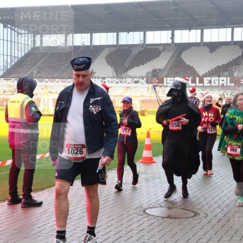 07.12.2025 - St. Pauli X-Mass-Run No. 15 Luisa Fischer http://msf.ph/oto/9381195 07.12.2025 10:10:28 Ziel 15, 1026, 1257, 1, 1256, 1678, 989, 3411, 962, 989, 1026, 1172, 1191, 1256, 1257, 1399, 1678, 1732, 2502, 2504, 2560, 3245, 3246, 3410, 3411, 4358, 4507 meine-sportfotos.de