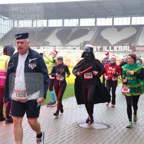 07.12.2025 - St. Pauli X-Mass-Run No. 15 Luisa Fischer http://msf.ph/oto/9381198 07.12.2025 10:10:28 Ziel 15, 1026, 257, 1256, 1678, 989, 246, 962, 989, 1026, 1172, 1191, 1256, 1257, 1399, 1678, 1732, 2502, 2504, 2560, 3245, 3246, 3410, 3411, 4358, 4507 meine-sportfotos.de