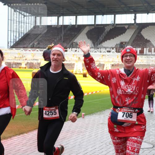 07.12.2025 - St. Pauli X-Mass-Run No. 15 Luisa Fischer http://msf.ph/oto/9381205 07.12.2025 10:44:22 Ziel 5, 4254, 5, 4255, 15, 706, 2950, 32, 74, 84, 179, 559, 706, 1651, 1913, 1947, 1948, 2459, 2487, 2499, 2647, 2767, 2950, 2955, 3012, 3100, 3226, 3237, 4095, 4096, 4104, 4254, 4255 meine-sportfotos.de