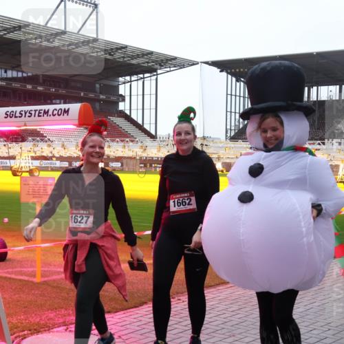 07.12.2025 - St. Pauli X-Mass-Run No. 15 Luisa Fischer http://msf.ph/oto/9381217 07.12.2025 11:16:03 Ziel 5, 1627, 1662, 8, 14, 313, 372, 391, 1218, 1282, 2194, 3133 meine-sportfotos.de