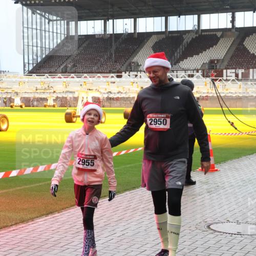 07.12.2025 - St. Pauli X-Mass-Run No. 15 Luisa Fischer http://msf.ph/oto/9381228 07.12.2025 10:44:30 Ziel 5, 2955, 15, 2950, 32, 74, 84, 179, 220, 706, 1089, 1651, 1913, 1947, 1948, 2357, 2359, 2499, 2767, 2950, 2955, 3012, 3100, 4095, 4096, 4254, 4255 meine-sportfotos.de