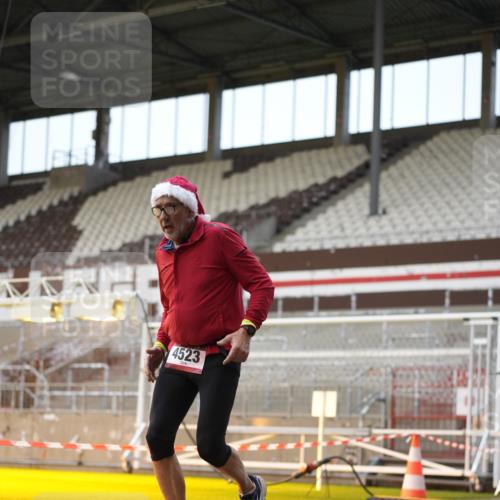 07.12.2025 - St. Pauli X-Mass-Run No. 15 Patografie http://msf.ph/oto/9381229 07.12.2025 10:20:16 Ziel 447, 452, 459, 1553, 2855, 3473, 3832, 4042, 4071, 4116, 4503, 4523 meine-sportfotos.de