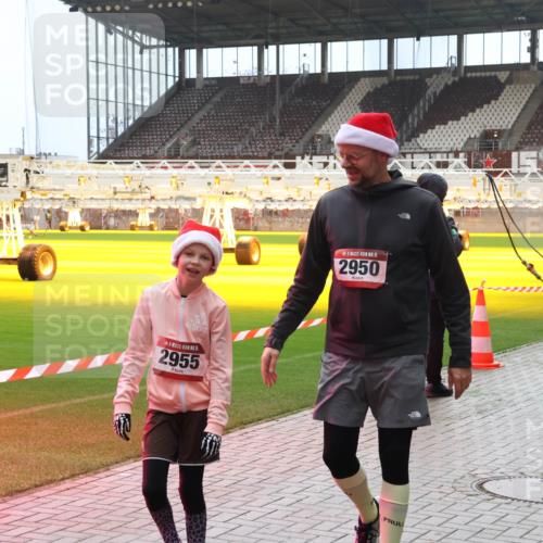 07.12.2025 - St. Pauli X-Mass-Run No. 15 Luisa Fischer http://msf.ph/oto/9381231 07.12.2025 10:44:30 Ziel 5, 2955, 15, 2950, 32, 74, 84, 179, 220, 706, 1089, 1651, 1913, 1947, 1948, 2357, 2359, 2499, 2767, 2950, 2955, 3012, 3100, 4095, 4096, 4254, 4255 meine-sportfotos.de
