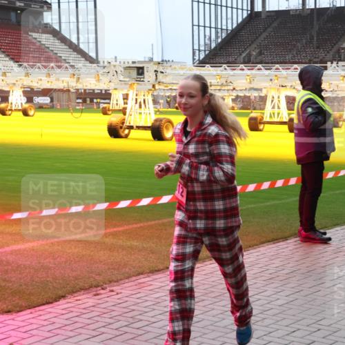 07.12.2025 - St. Pauli X-Mass-Run No. 15 Luisa Fischer http://msf.ph/oto/9381255 07.12.2025 10:44:43 Ziel 0, 32, 179, 220, 571, 1051, 1059, 1060, 1089, 1421, 1651, 1947, 1948, 2321, 2325, 2357, 2359, 2499, 2950, 2955, 3012, 4254, 4255 meine-sportfotos.de