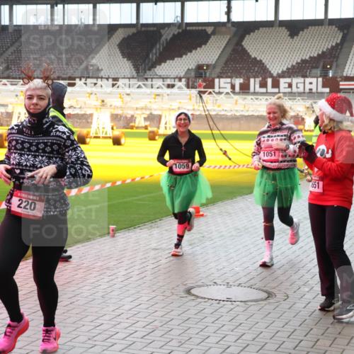 07.12.2025 - St. Pauli X-Mass-Run No. 15 Luisa Fischer http://msf.ph/oto/9381278 07.12.2025 10:44:46 Ziel 5, 220, 1059, 1051, 1651, 1689, 32, 179, 220, 571, 1051, 1059, 1060, 1089, 1421, 1651, 1947, 1948, 2321, 2325, 2357, 2359, 2499, 2950, 2955, 3012, 3132, 4254, 4255 meine-sportfotos.de