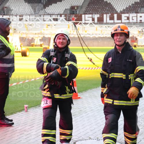 07.12.2025 - St. Pauli X-Mass-Run No. 15 Luisa Fischer http://msf.ph/oto/9381323 07.12.2025 10:45:03 Ziel 32, 86, 220, 571, 1051, 1059, 1060, 1089, 1421, 1947, 1948, 2058, 2321, 2325, 2357, 2359, 3012, 3132, 4876 meine-sportfotos.de