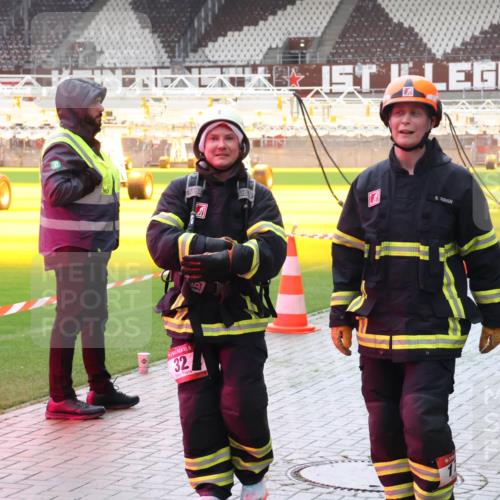 07.12.2025 - St. Pauli X-Mass-Run No. 15 Luisa Fischer http://msf.ph/oto/9381325 07.12.2025 10:45:03 Ziel 32, 86, 220, 571, 1051, 1059, 1060, 1089, 1421, 1947, 1948, 2058, 2321, 2325, 2357, 2359, 3012, 3132, 4876 meine-sportfotos.de