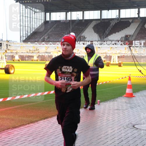 07.12.2025 - St. Pauli X-Mass-Run No. 15 Luisa Fischer http://msf.ph/oto/9381338 07.12.2025 11:16:25 Ziel 15, 2195, 14, 8, 14, 372, 1800, 1802, 1821, 1825, 2194, 2195, 2464, 3241, 3256, 3326 meine-sportfotos.de